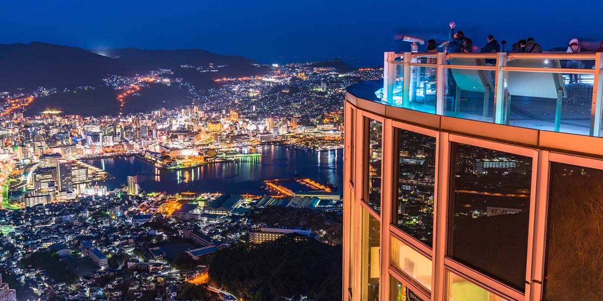 長崎の夜：歴史と灯りのロマンチックな探索